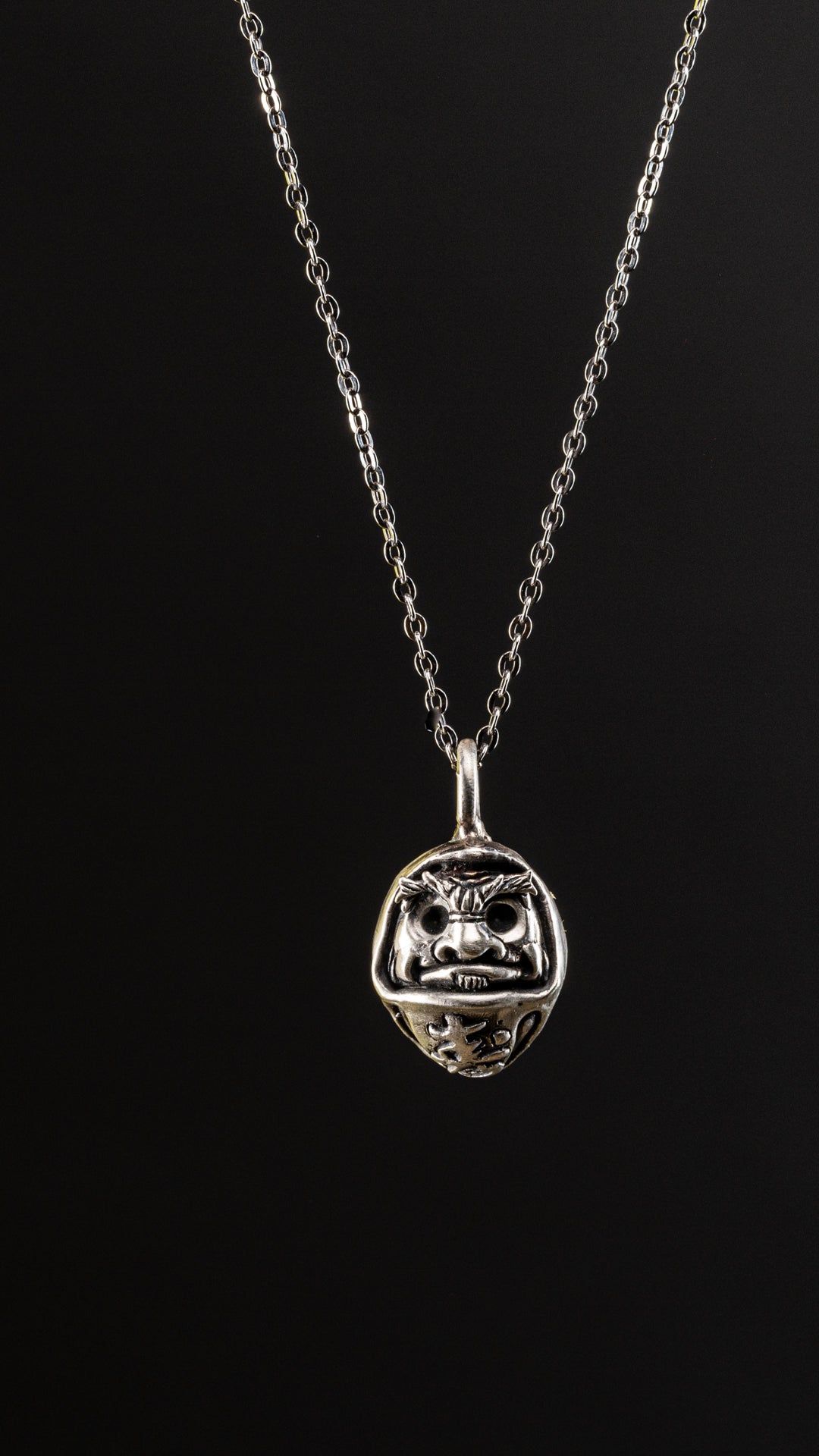 Daruma pendant